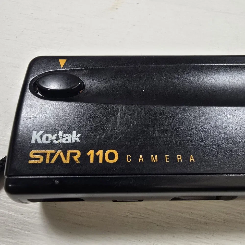 KODAK STAR 110 Film Pocket Size Camera Wirh Flash Untested FOR PARTS with Case